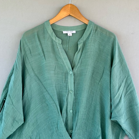🎉5 for $45🎉 Favlux top blouse shirt size M - Picture 4 of 9